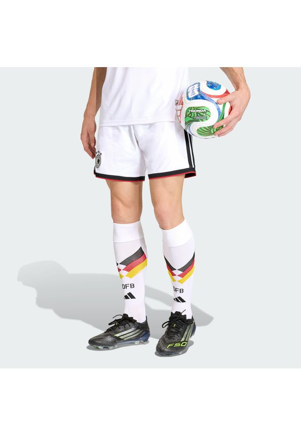 Adidas - Szorty Germany 26 Home Authentic. Kolor: biały. Technologia: ClimaCool (Adidas). Sport: piłka nożna