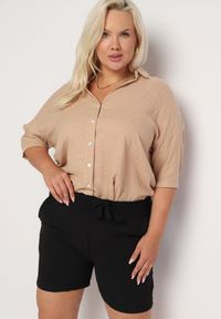 Born2be - Czarne Szorty Typu Bermudy z Wysokim Stanem z Gumką w Pasie i Wiązaniem Seviiana. Okazja: na co dzień. Stan: podwyższony. Kolekcja: plus size. Kolor: czarny. Materiał: koronka, materiał. Wzór: koronka. Sezon: lato. Styl: elegancki, casual #7