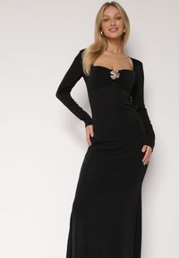 Born2be - Czarna Sukienka Koktajlowa z Biżuteryjną Aplikacją i Długim Rękawem Idivianne. Kolor: czarny. Długość rękawa: długi rękaw. Wzór: aplikacja. Typ sukienki: dopasowane. Styl: wizytowy #7