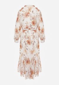 Renee - Pomarańczowa Eteryczna Sukienka Zdobiona Falbankami i Wiązanym Paskiem Rhelaith. Okazja: na imprezę, na randkę. Typ kołnierza: kołnierz z falbankami. Kolor: pomarańczowy. Materiał: poliester. Wzór: aplikacja. Styl: boho #3