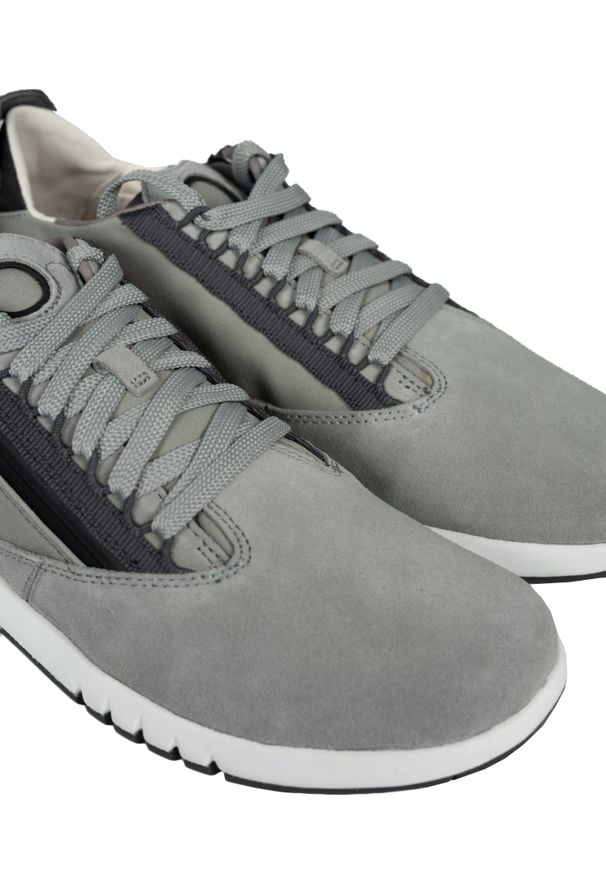 Geox Sneakersy "Aerantis" | U047FB 02211 | Mężczyzna | Szary. Okazja: na co dzień, na spacer. Nosek buta: okrągły. Kolor: szary. Materiał: tkanina, skóra. Sport: turystyka piesza