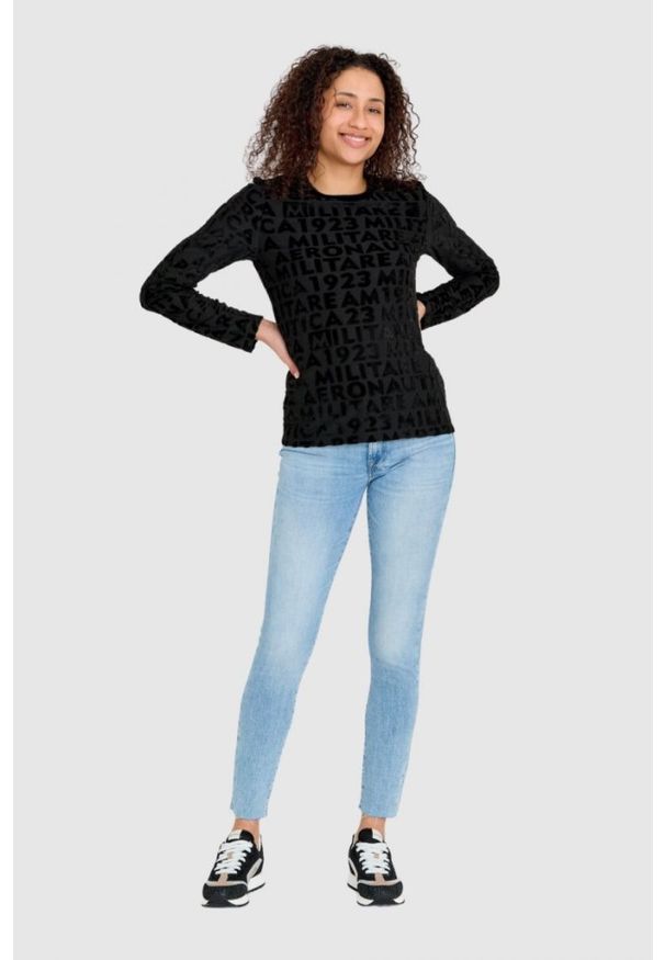 Aeronautica Militare - AERONAUTICA MILITARE Czarna welurowa bluza damska w wytłoczone logotypy, Rozmiar XS. Kolor: czarny. Materiał: welur, poliester