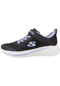 skechers - Kapcie SKECHERS WAVE 92 Czarny. Kolor: czarny. Materiał: tkanina. Model: Skechers Sport. Sport: turystyka piesza
