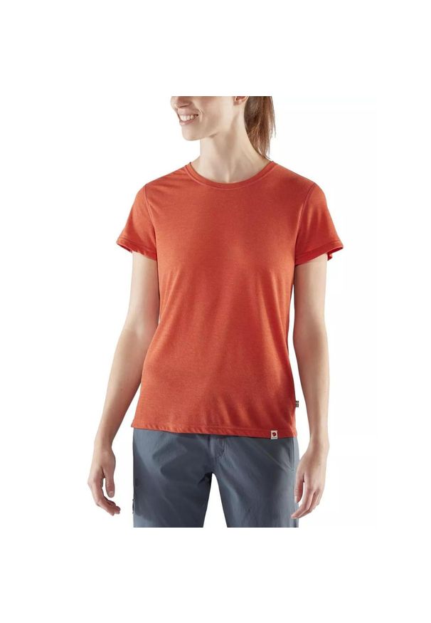 Fjällräven - koszulka sportowa damska Fjallraven High Coast Lite T-shirt W koszulka sportowa. Kolor: pomarańczowy, żółty, wielokolorowy. Długość rękawa: krótki rękaw. Długość: krótkie