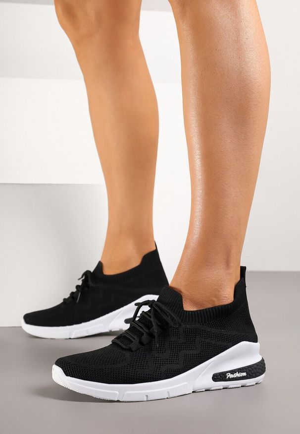 Renee - Czarne Buty Sportowe Philone. Okazja: na co dzień, na spacer. Kolor: czarny. Materiał: jeans. Sport: bieganie, turystyka piesza, fitness
