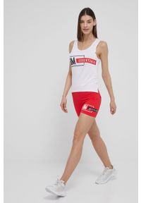 LABELLAMAFIA - LaBellaMafia szorty treningowe Essentials damskie kolor czerwony z nadrukiem high waist. Stan: podwyższony. Kolor: czerwony. Materiał: dzianina. Wzór: nadruk #2