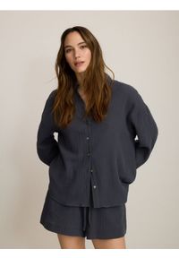 Reserved - Koszula oversize z bawełnianego muślinu - ciemnozielony. Kolor: zielony. Materiał: bawełna #1