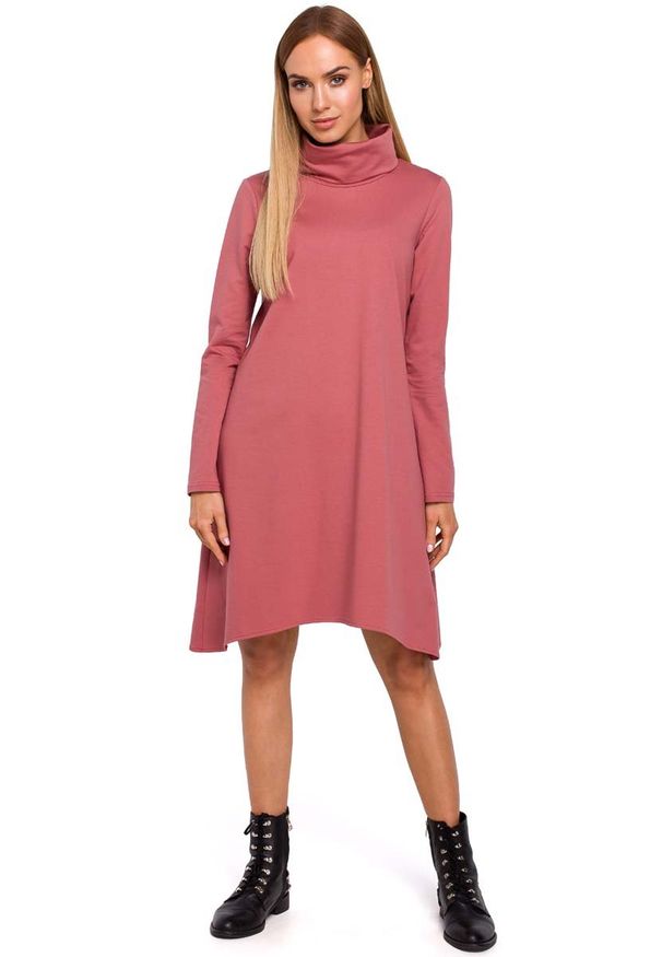 MOE - Różowa Asymetryczna Trapezowa Sukienka z Golfem. Typ kołnierza: golf. Kolor: różowy. Materiał: bawełna. Typ sukienki: trapezowe, asymetryczne