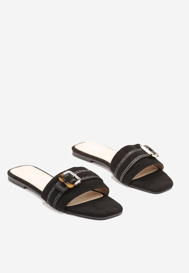 Born2be - Czarne Klapki z Klamrą i Kwadratowym Noskiem Gavrina. Okazja: na co dzień. Kolor: czarny. Materiał: jeans. Obcas: na obcasie. Styl: elegancki, klasyczny, casual. Wysokość obcasa: niski