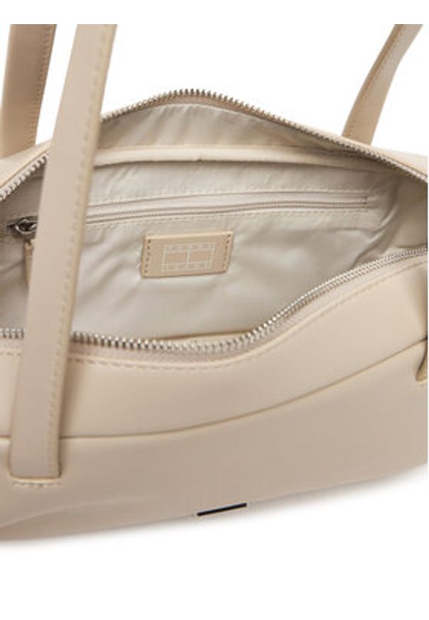 Tommy Jeans Torebka Tjw City Shoulder Bag AW0AW18075 Kremowy. Kolor: kremowy. Materiał: skórzane