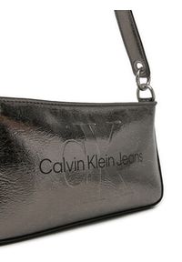 Calvin Klein Jeans Torebka Sculpted Shoulder K60K612732 Srebrny. Kolor: srebrny. Materiał: skórzane #3