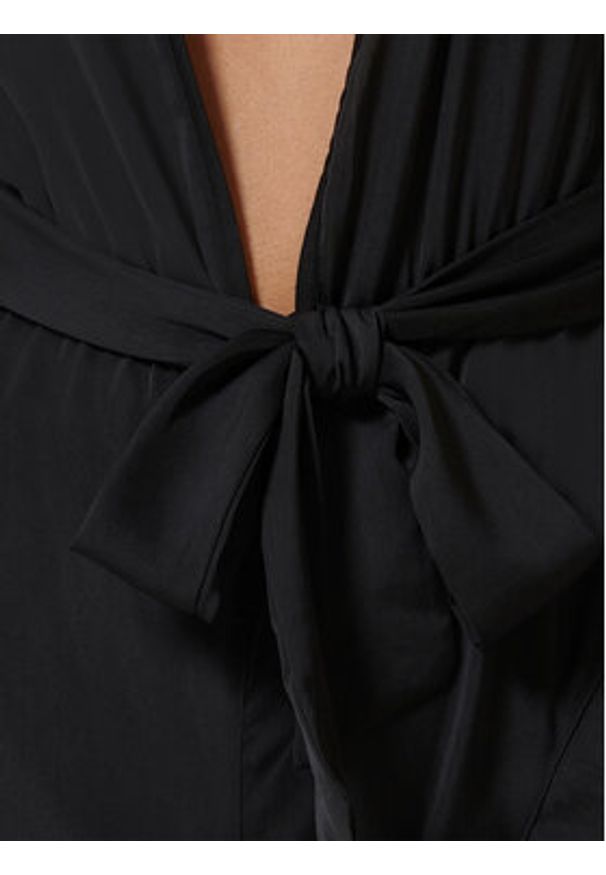 Bluebella Piżama Blake 42284 Czarny Feminine Fit. Kolor: czarny. Materiał: syntetyk