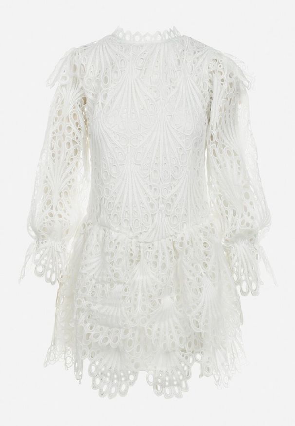 Born2be - Biała Koronkowa Sukienka Mini z Asymetrycznym Dołem Trudy. Kolor: biały. Materiał: koronka. Wzór: gładki. Sezon: wiosna, lato. Typ sukienki: asymetryczne. Długość: mini
