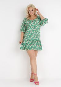 Born2be - Zielona Sukienka Pyrhyse. Kolekcja: plus size. Kolor: zielony. Materiał: tkanina. Wzór: aplikacja, kwiaty, nadruk. Typ sukienki: dla puszystych. Długość: mini #5