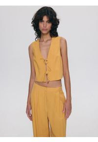 Reserved - Kamizelka z wiązaniami - jasnopomarańczowy. Kolor: pomarańczowy. Materiał: wiskoza #1