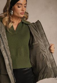 Renee - Ciemnozielona Trapezowa Kurtka z Pikowanymi Przeszyciami i Kapturem z Futerkiem Lanittia. Okazja: na co dzień, na spacer. Kolor: zielony. Materiał: futro. Styl: casual #3