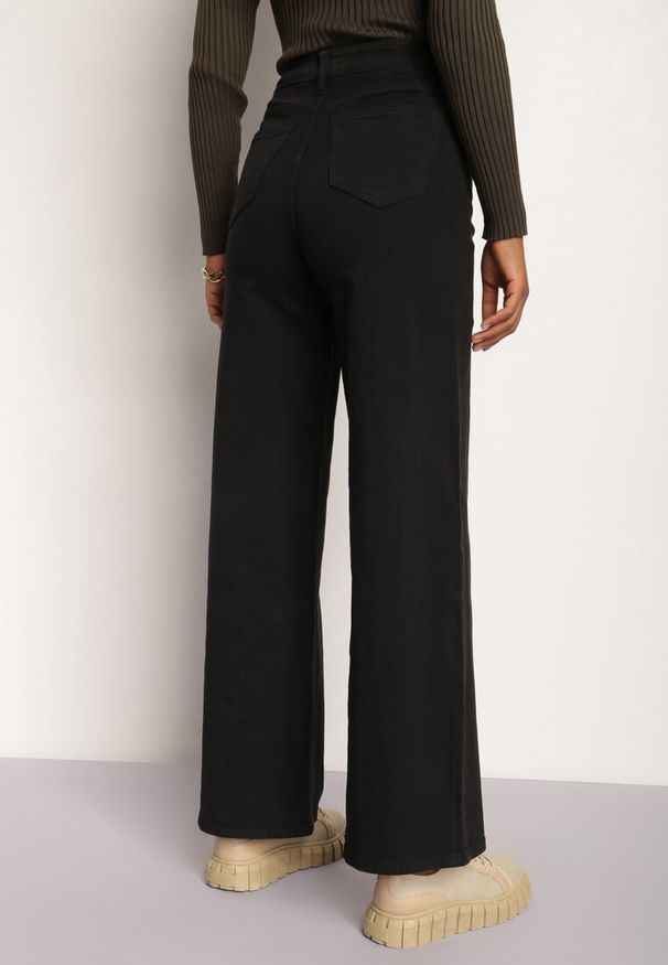 Renee - Czarne Jeansy Szerokie Phririope. Okazja: na co dzień. Stan: podwyższony. Kolor: czarny. Wzór: aplikacja. Styl: elegancki, casual