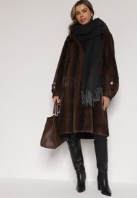 Born2be - Czarny Klasyczny Szalik z Bawełny i Wiskozy z Frędzlami Vetilisa. Kolor: czarny. Materiał: bawełna, wiskoza. Styl: klasyczny #1