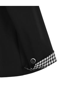CATERINA - Czarny żakiet o dłuższym kroju. Okazja: na spotkanie biznesowe, do pracy. Kolor: czarny. Materiał: tkanina. Długość: długie. Wzór: aplikacja, kratka. Styl: biznesowy, sportowy, elegancki #2