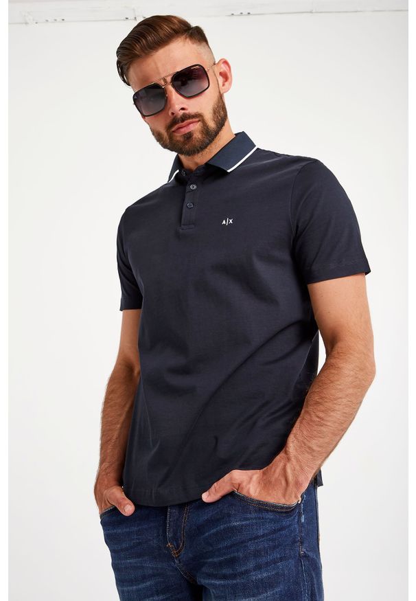 Armani Exchange - POLO ARMANI EXCHANGE. Typ kołnierza: polo. Wzór: napisy, haft. Styl: klasyczny