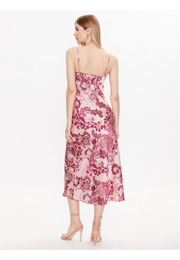 Guess Sukienka codzienna Akilina W3GK85 WD8G2 Różowy Regular Fit. Okazja: na co dzień. Kolor: różowy. Materiał: syntetyk. Typ sukienki: proste. Styl: casual