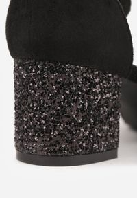 Renee - Czarne Czółenka Vices na Brokatowym Słupku z Wkładką ze Skóry Naturalnej Seathra. Okazja: na imprezę, do pracy, na spotkanie biznesowe. Zapięcie: sprzączka. Kolor: czarny. Materiał: skóra. Obcas: na słupku. Styl: biznesowy, elegancki. Wysokość obcasa: średni #3