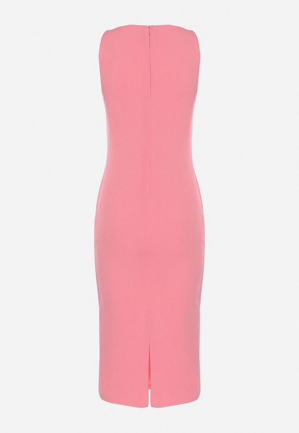 Born2be - Różowa Sukienka z Wiskozą o Dopasowanym Kroju z Rozcięciem z Tyłu Denama. Okazja: na co dzień. Kolor: różowy. Materiał: wiskoza. Styl: elegancki, casual, klasyczny