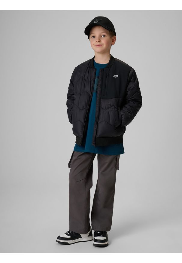 4f - 4F Kurtka z wypełnieniem syntetycznym chłopięca - czarna 146 (10-11 lat). Okazja: na co dzień, na uczelnię. Kolor: czarny. Materiał: syntetyk. Sezon: lato. Styl: casual, sportowy