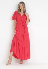 Born2be - Czerwona Rozkloszowana Sukienka Maxi z Wiązanym Paskiem Japhelia. Kolor: czerwony. Materiał: materiał. Styl: klasyczny. Długość: maxi #5