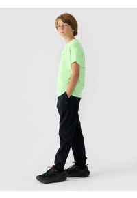 4f - 4F Spodnie casual joggery chłopięce - czarne 158 (12-13 lat). Okazja: na co dzień. Kolor: czarny. Materiał: bawełna, materiał, tkanina, elastan. Wzór: jednolity. Sezon: lato. Styl: casual