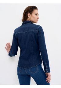 Big-Star - Koszula damska jeansowa Norra 534. Typ kołnierza: kołnierzyk klasyczny. Kolor: niebieski. Materiał: jeans. Styl: klasyczny #4