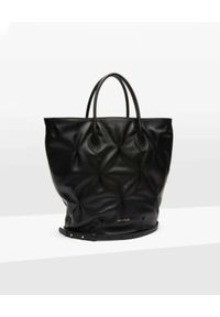 Coccinelle - COCCINELLE - Skórzana czarna torba z marszczeniem Diana Goodie. Kolor: czarny. Wzór: aplikacja. Materiał: skórzane. Styl: elegancki. Rodzaj torebki: na ramię #2