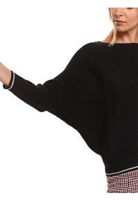 TOP SECRET - Sweter długi rękaw damski luźny. Okazja: do pracy, na co dzień. Kolor: czarny. Długość rękawa: długi rękaw. Długość: długie. Wzór: aplikacja. Sezon: zima, jesień. Styl: casual #3