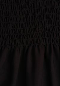 Born2be - Czarna Bawełniana Sukienka na Ramiączkach z Marszczonym Dekoltem Krisele. Okazja: na co dzień, na randkę, na spacer. Kolor: czarny. Materiał: bawełna. Długość rękawa: na ramiączkach. Sezon: lato. Typ sukienki: proste. Styl: casual #5
