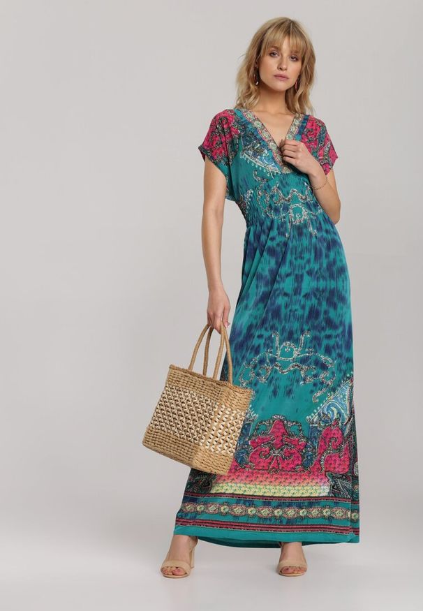 Renee - Zielona Sukienka o Kopertowym Kroju w Ornamentalny Print Nalori. Kolor: zielony. Materiał: materiał. Długość rękawa: krótki rękaw. Wzór: nadruk. Typ sukienki: kopertowe. Długość: maxi
