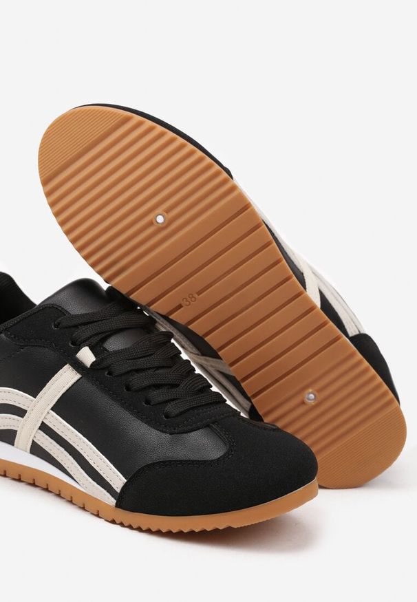 Renee - Czarne Sneakersy przed Kostkę z Paskami na Cholewce Deniffia. Okazja: na co dzień. Wysokość cholewki: przed kostkę. Zapięcie: pasek. Kolor: czarny. Szerokość cholewki: normalna