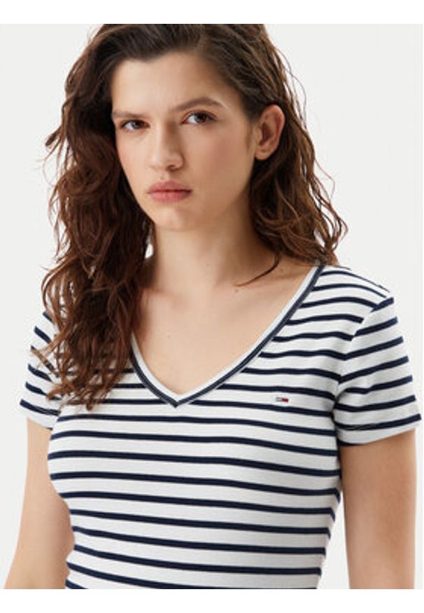 Tommy Jeans T-Shirt Essential DW0DW17385 Granatowy Slim Fit. Kolor: niebieski. Materiał: bawełna