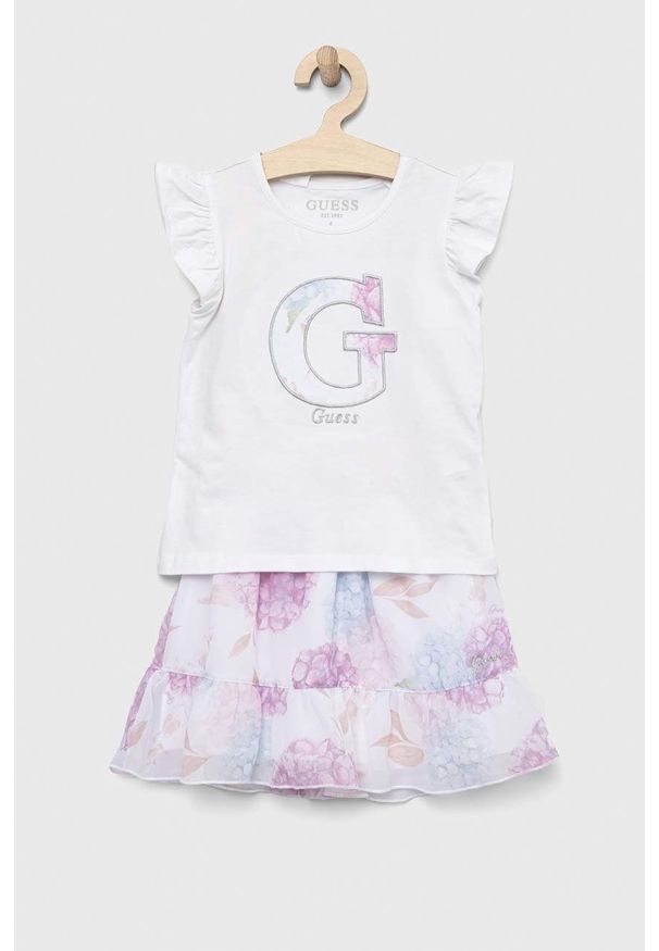 Guess komplet dziecięcy kolor biały. Kolor: biały. Materiał: materiał. Wzór: haft
