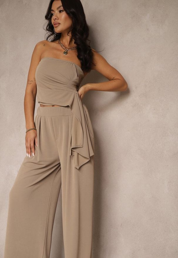 Renee - Brązowy Komplet Top Bandeau z Trenem i Spodnie o Szerokim Kroju Redomiae. Kolor: brązowy. Materiał: jeans