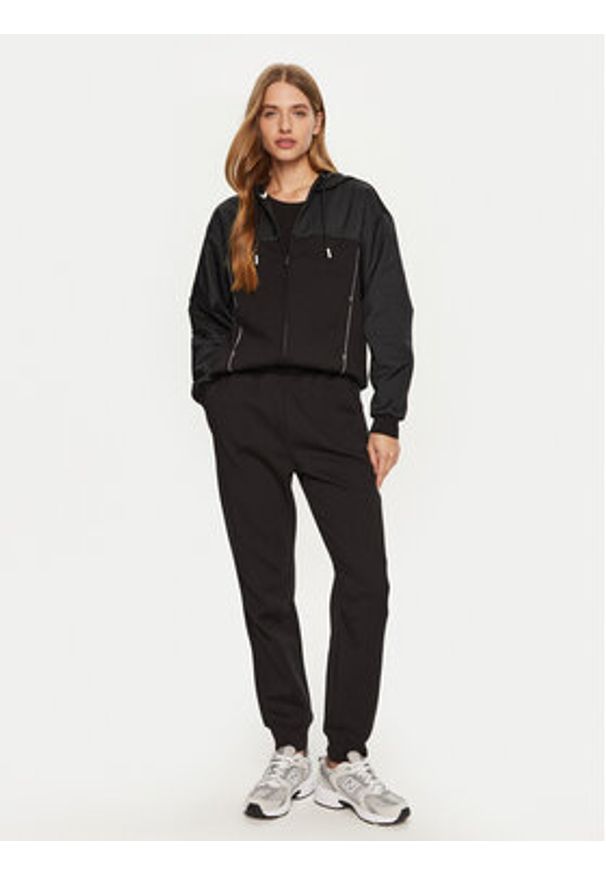 Champion Bluza 117474 Czarny Regular Fit. Kolor: czarny. Materiał: syntetyk