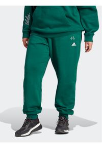Adidas - adidas Spodnie dresowe Scribble Embroidery Fleece IK9649 Zielony Loose Fit. Kolor: zielony. Materiał: bawełna