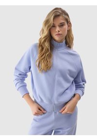 4f - Bluza dresowa rozpinana bez kaptura z bawełną organiczną damska - niebieska. Okazja: na co dzień. Typ kołnierza: bez kaptura. Kolor: niebieski. Materiał: bawełna, dresówka. Długość rękawa: raglanowy rękaw. Wzór: ze splotem, gładki. Styl: casual, sportowy #1