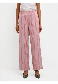 Karen by Simonsen Spodnie materiałowe Masha 10104778 Różowy Relaxed Fit. Kolor: różowy. Materiał: wiskoza