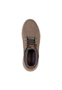 skechers - Męskie DELSON CAMBEN Sneakersy Taupe. Kolor: brązowy. Materiał: poliester, materiał. Szerokość cholewki: normalna