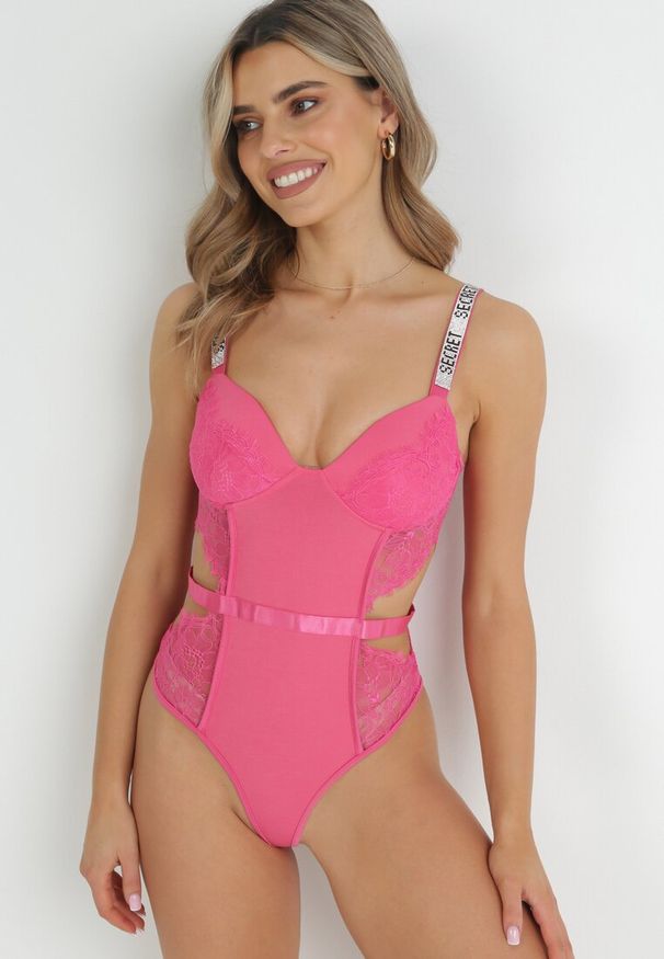 Born2be - Różowe Body z Koronką i Cyrkoniami Anaphne. Kolor: różowy. Materiał: koronka. Wzór: koronka