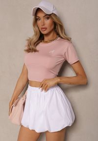 Renee - Jasnoróżowy T-shirt Crop Top z Ozdobną Literką Kolesira. Okazja: na co dzień. Kolor: różowy. Materiał: jeans. Styl: sportowy, klasyczny, elegancki, casual #3