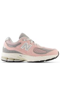 Buty New Balance GC2002FC - różowe. Okazja: na co dzień. Kolor: różowy. Materiał: guma, syntetyk, materiał. Szerokość cholewki: normalna. Sport: turystyka piesza