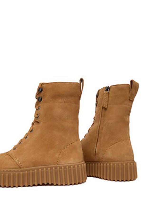 Clarks Trzewiki Torhill Style 26182917 Brązowy. Kolor: brązowy. Materiał: nubuk, skóra