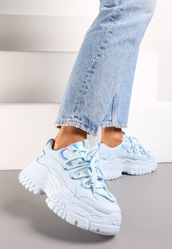 Renee - Niebieskie Sneakersy z Grubymi Sznurówkami na Niskiej Platformie Lasandre. Okazja: na co dzień. Zapięcie: sznurówki. Kolor: niebieski. Obcas: na platformie