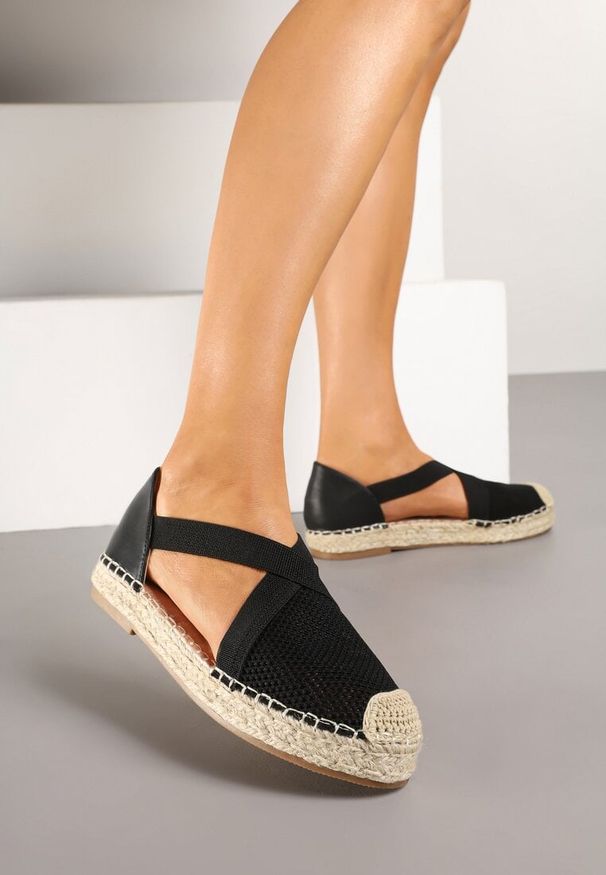 Born2be - Czarne Espadryle Ozdobione Plecionką i Paskiem Morinia. Okazja: na co dzień. Zapięcie: pasek. Kolor: czarny. Wzór: aplikacja. Obcas: na obcasie. Styl: elegancki, casual. Wysokość obcasa: niski